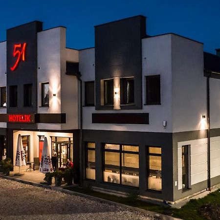 Hotelik 51 Paslek Exterior foto